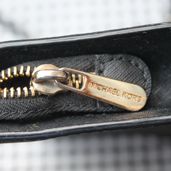 Michael Kors black purse / Jet Set Travel Crossbody - Picture 7 of 11